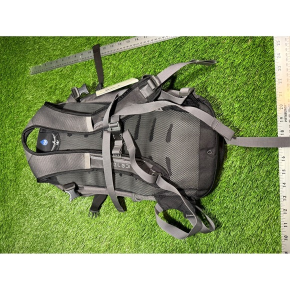 Osprey Daylite Daypack Backpack Black Grey Lightweight Travel Hiking - Picture 4 of 4